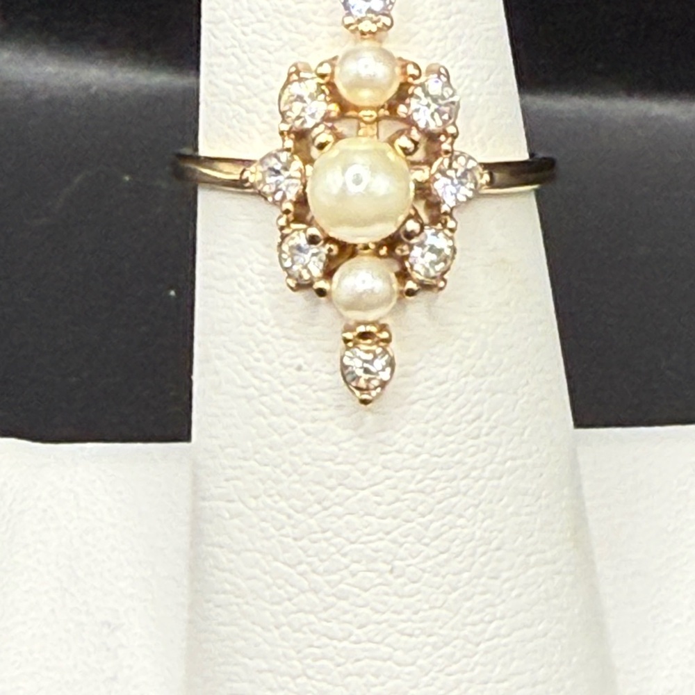 Elegant Gold and Pearl Ring by Loft Size 6